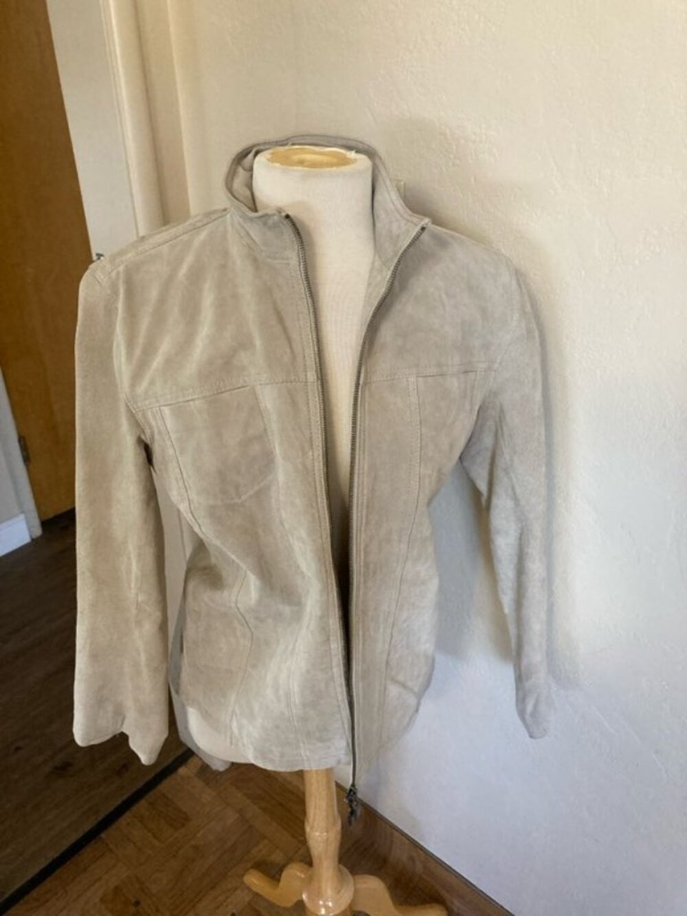 Chico's size 1 Jacket